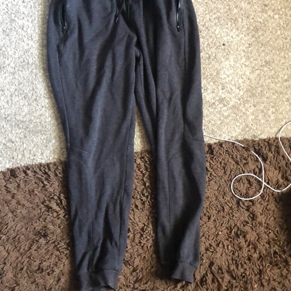 Men’s joggers lot grey black sweatpants - Picture 2 of 4